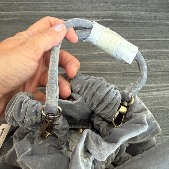 Free People Belle Velvet Bow Bag - Picture 11 of 12